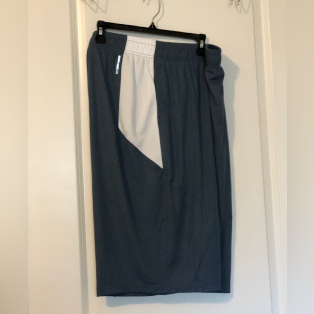 PUMA BASKETBALL TRUNKS - Picture 4 of 9